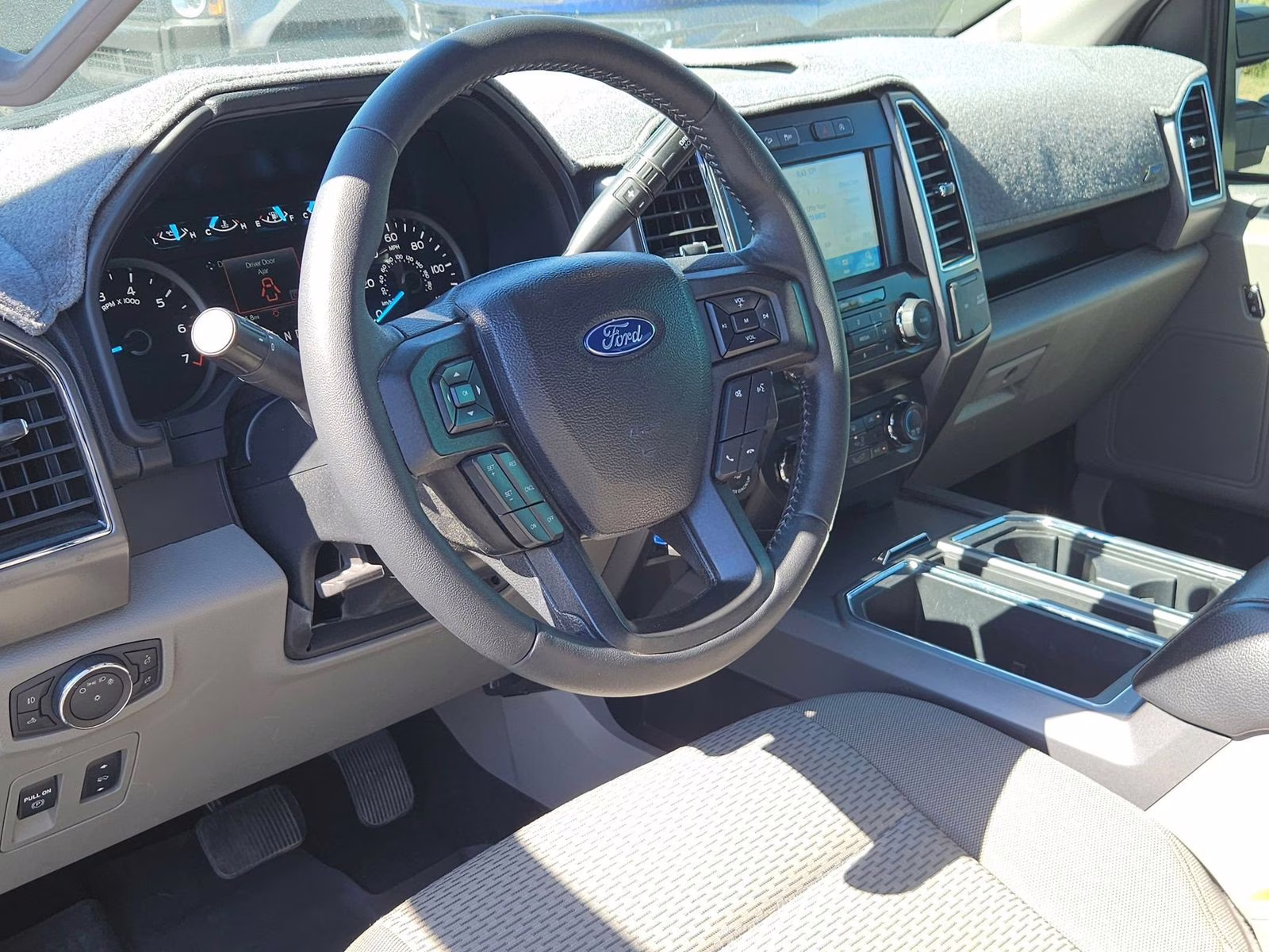 2020 Oxford White Ford F-150 XLT 4X4 Truck