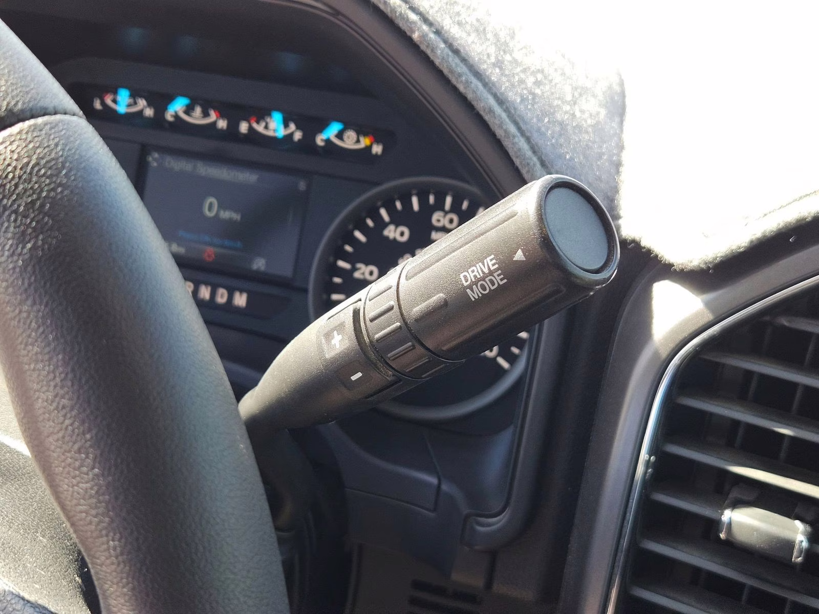 2020 Oxford White Ford F-150 XLT 4X4 Truck