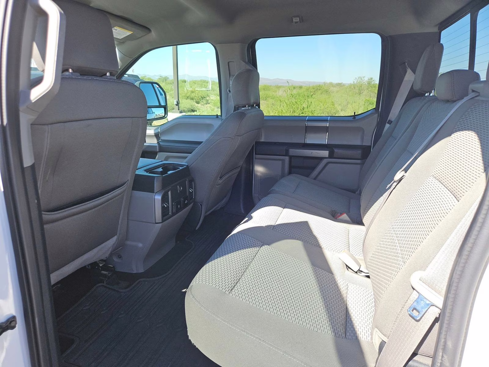 2020 Oxford White Ford F-150 XLT 4X4 Truck