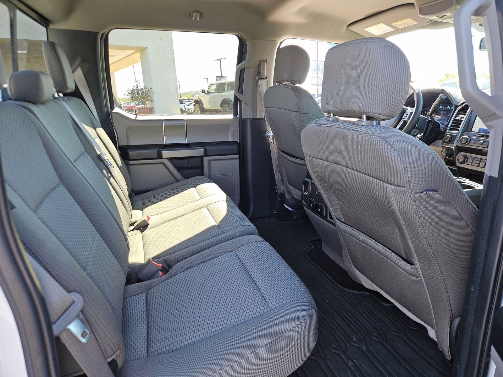 2020 Oxford White Ford F-150 XLT 4X4 Truck