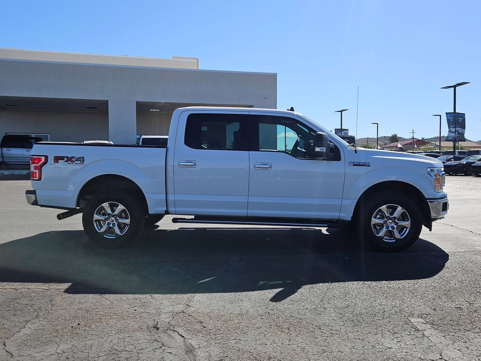 2020 Oxford White Ford F-150 XLT 4X4 Truck
