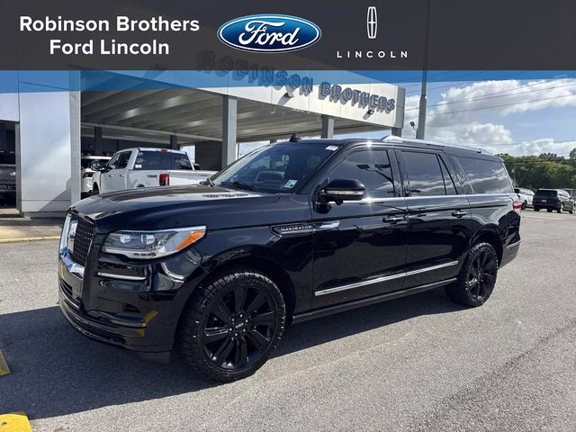 2023 Black Metallic Lincoln Navigator L Reserve 4X4 SUV
