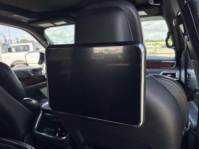 2023 Black Metallic Lincoln Navigator L Reserve 4X4 SUV