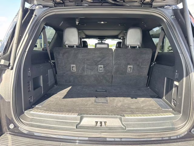 2023 Black Metallic Lincoln Navigator L Reserve 4X4 SUV