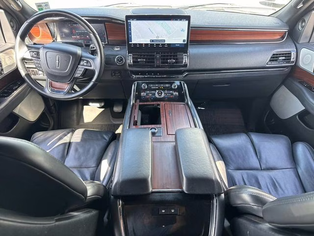 2023 Black Metallic Lincoln Navigator L Reserve 4X4 SUV