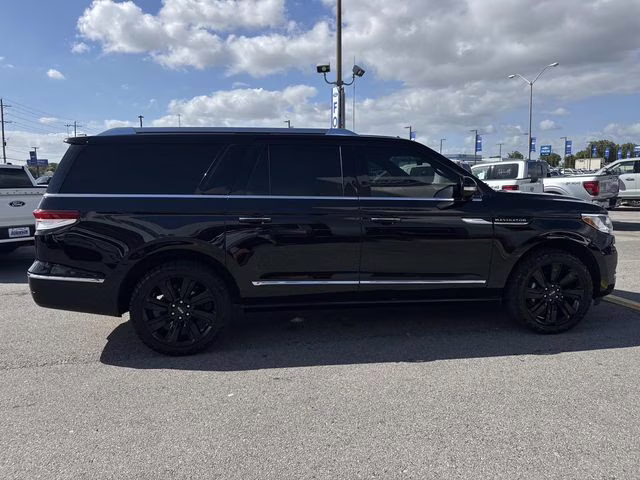 2023 Black Metallic Lincoln Navigator L Reserve 4X4 SUV