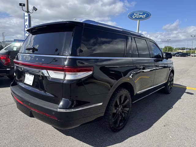 2023 Black Metallic Lincoln Navigator L Reserve 4X4 SUV