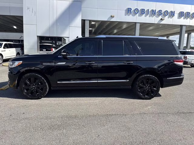 2023 Black Metallic Lincoln Navigator L Reserve 4X4 SUV