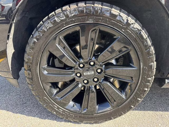 2023 Black Metallic Lincoln Navigator L Reserve 4X4 SUV