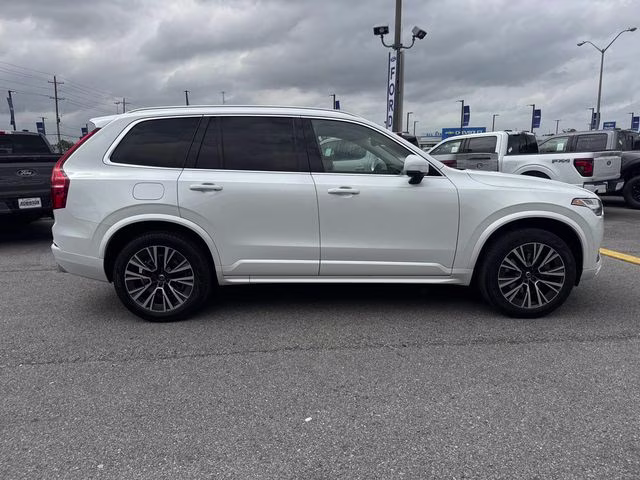 2020 White Volvo XC90 T6 Momentum AWD SUV