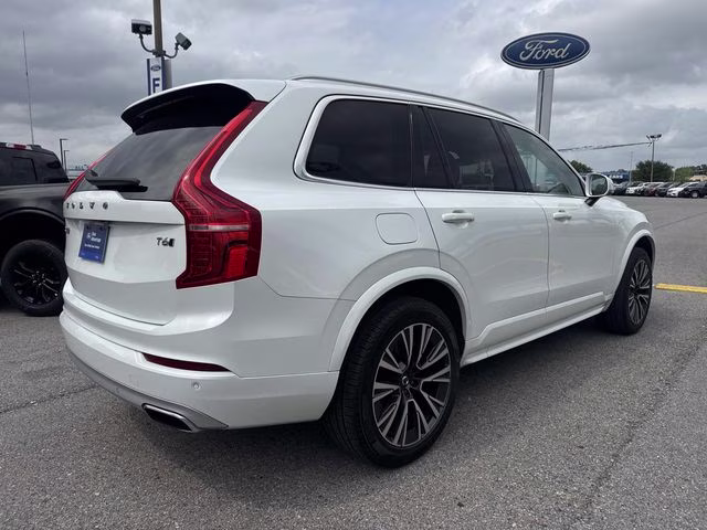 2020 White Volvo XC90 T6 Momentum AWD SUV