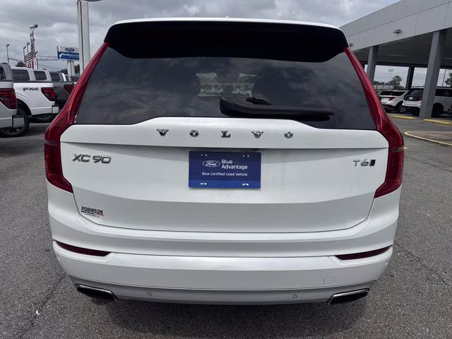 2020 White Volvo XC90 T6 Momentum AWD SUV
