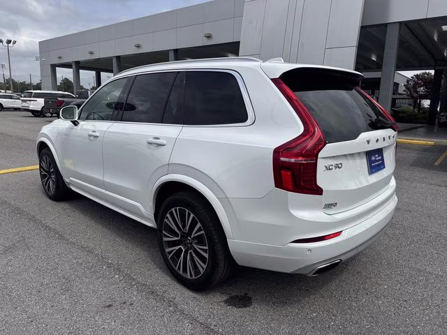 2020 White Volvo XC90 T6 Momentum AWD SUV