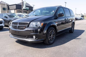 2019 Brilliant Black Crystal Pearlcoat Dodge Grand Caravan GT FWD Van