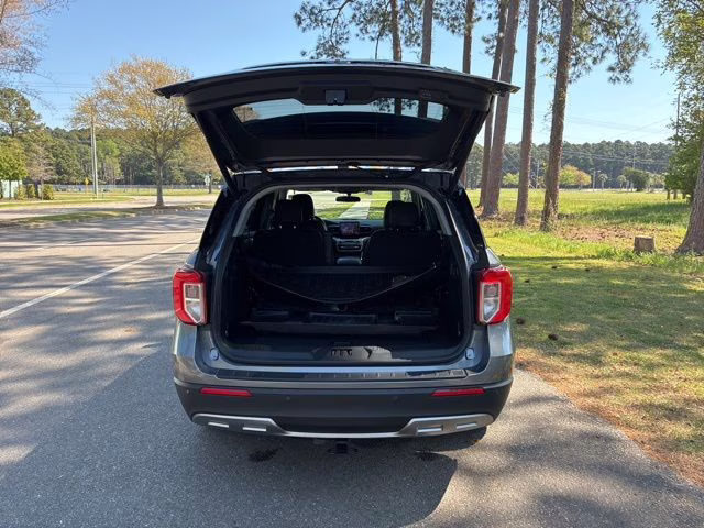 2024 Gray Metallic Ford Explorer XLT RWD SUV