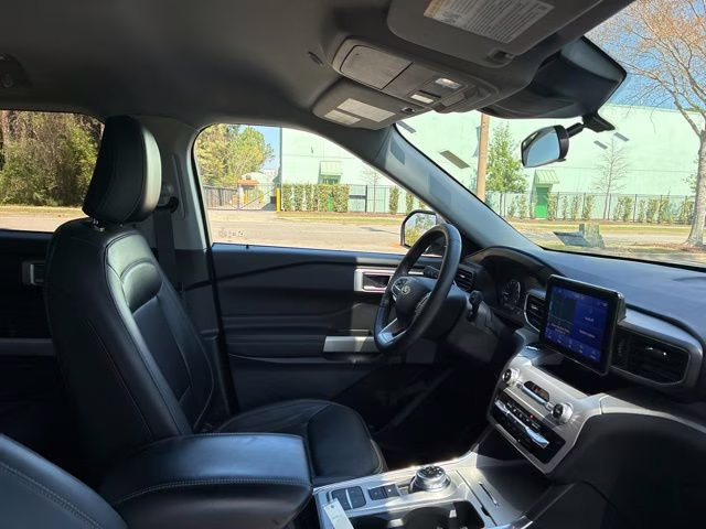 2024 Gray Metallic Ford Explorer XLT RWD SUV