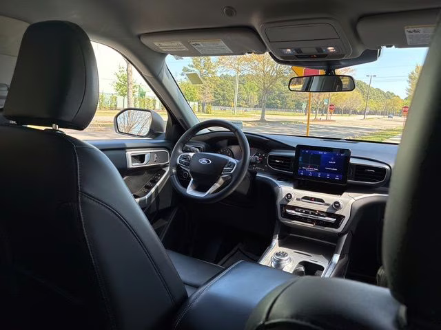 2024 Gray Metallic Ford Explorer XLT RWD SUV