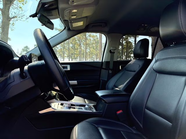 2024 Gray Metallic Ford Explorer XLT RWD SUV