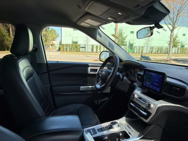 2024 Gray Metallic Ford Explorer XLT RWD SUV