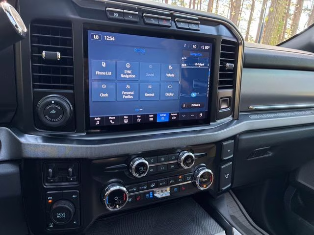 2024 White Metallic Ford Super Duty F-250 SRW Platinum 4X4 Truck