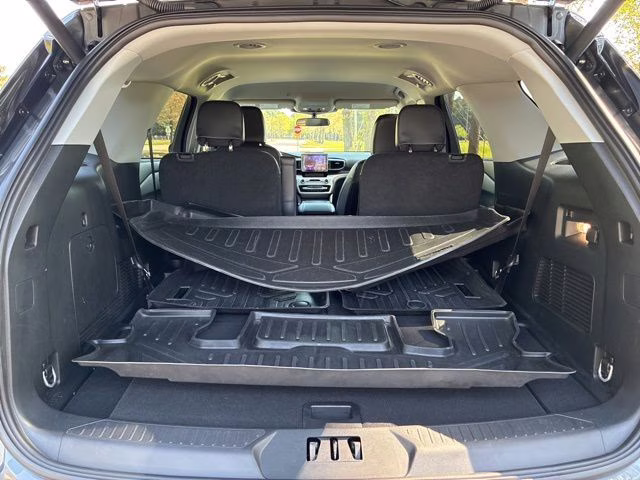 2024 Gray Metallic Ford Explorer XLT RWD SUV