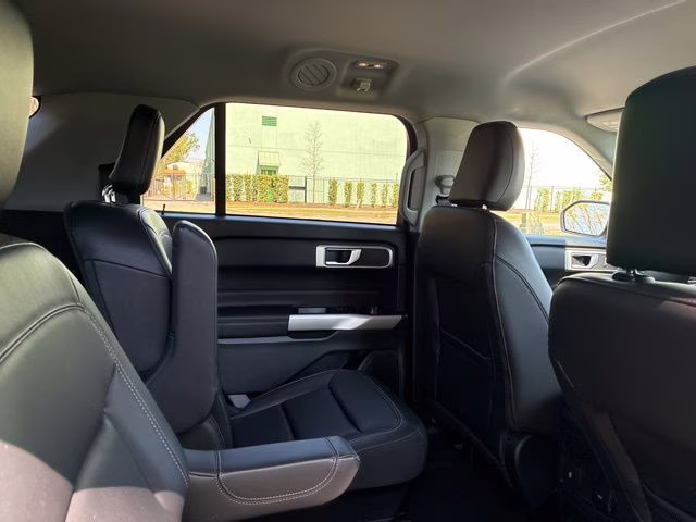 2024 Gray Metallic Ford Explorer XLT RWD SUV