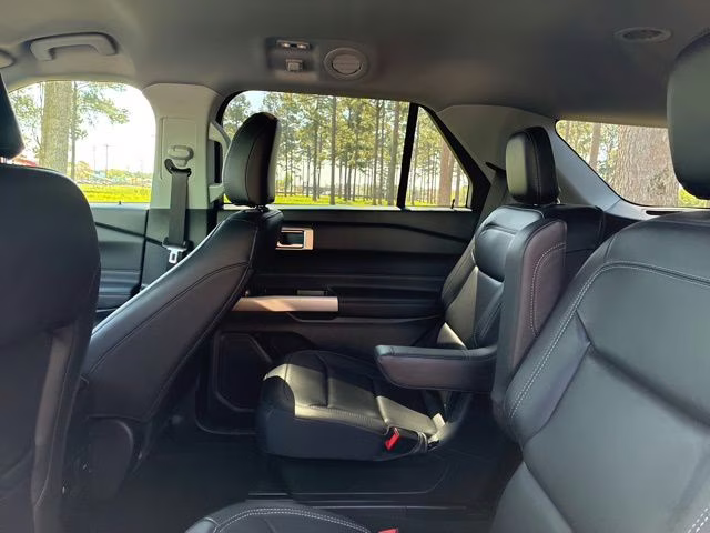 2024 Gray Metallic Ford Explorer XLT RWD SUV