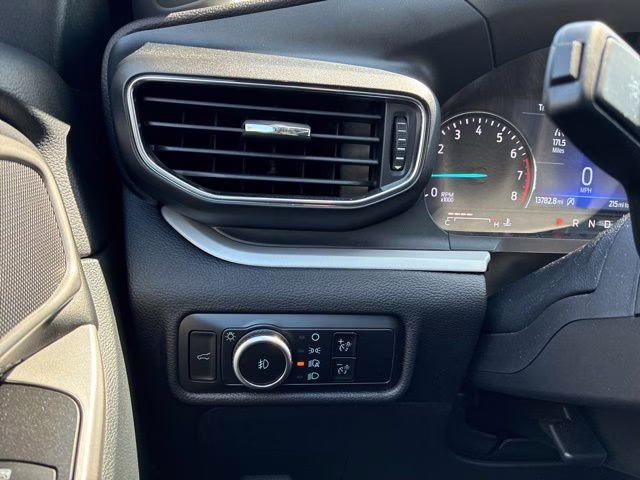 2024 Gray Metallic Ford Explorer XLT RWD SUV