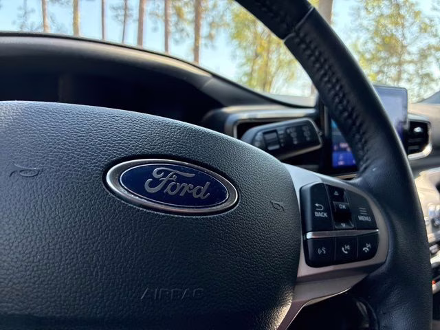 2024 Gray Metallic Ford Explorer XLT RWD SUV