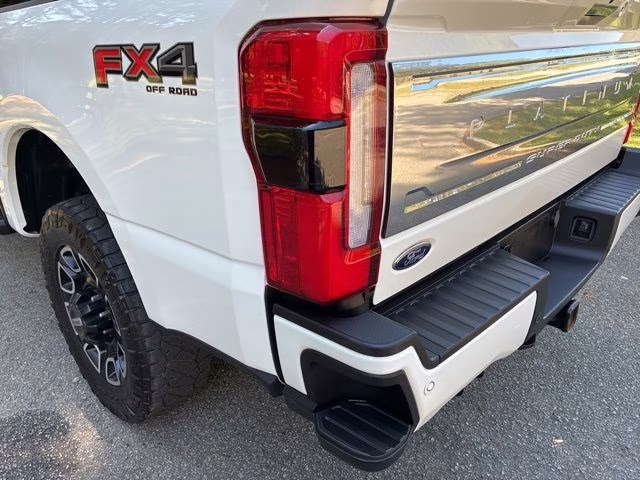 2024 White Metallic Ford Super Duty F-250 SRW Platinum 4X4 Truck