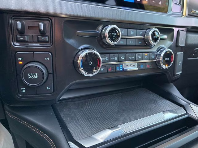 2024 White Metallic Ford Super Duty F-250 SRW Platinum 4X4 Truck