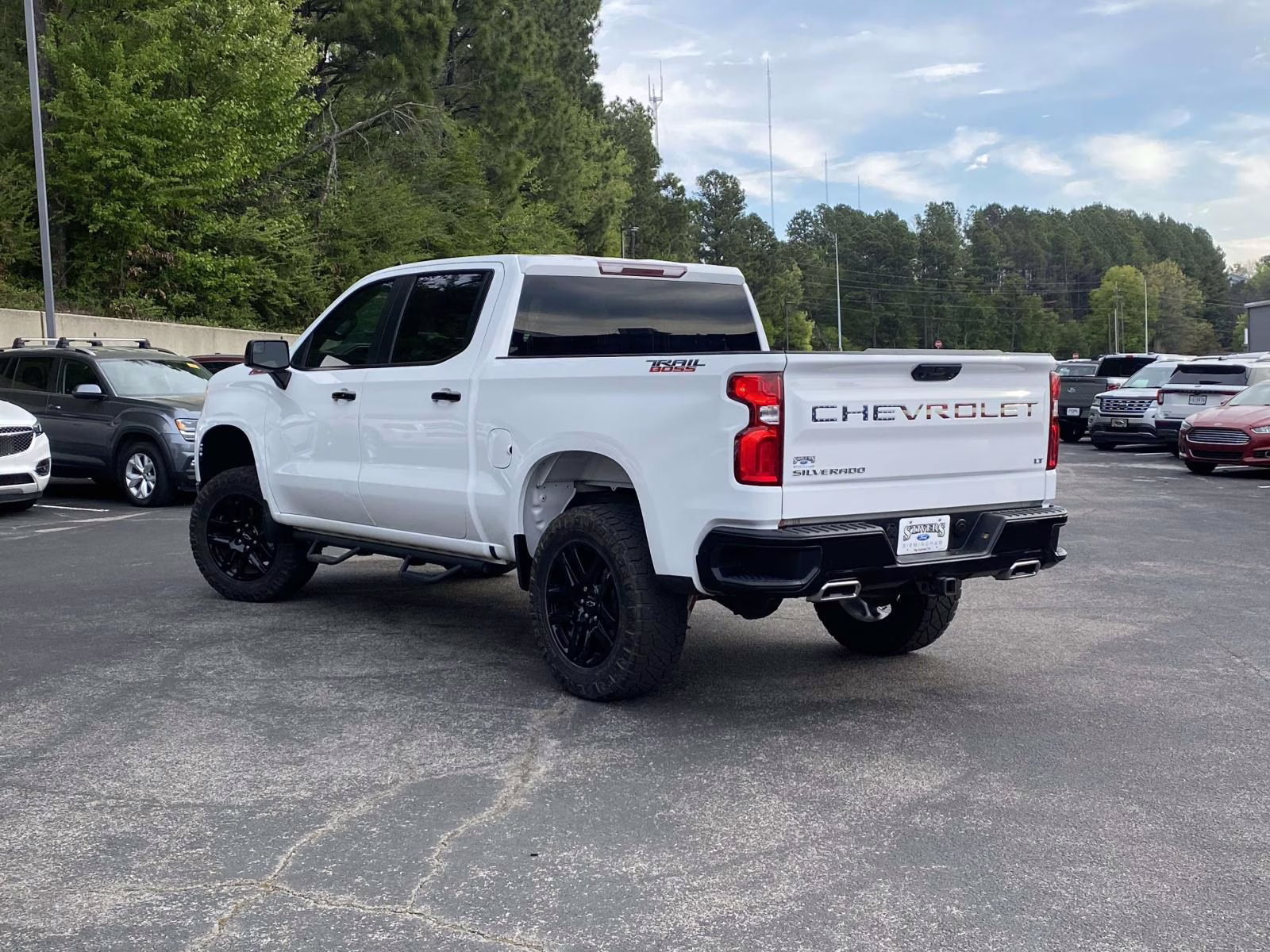 2023 Summit White Chevrolet Silverado 1500 LT Trail Boss 4X4 Truck