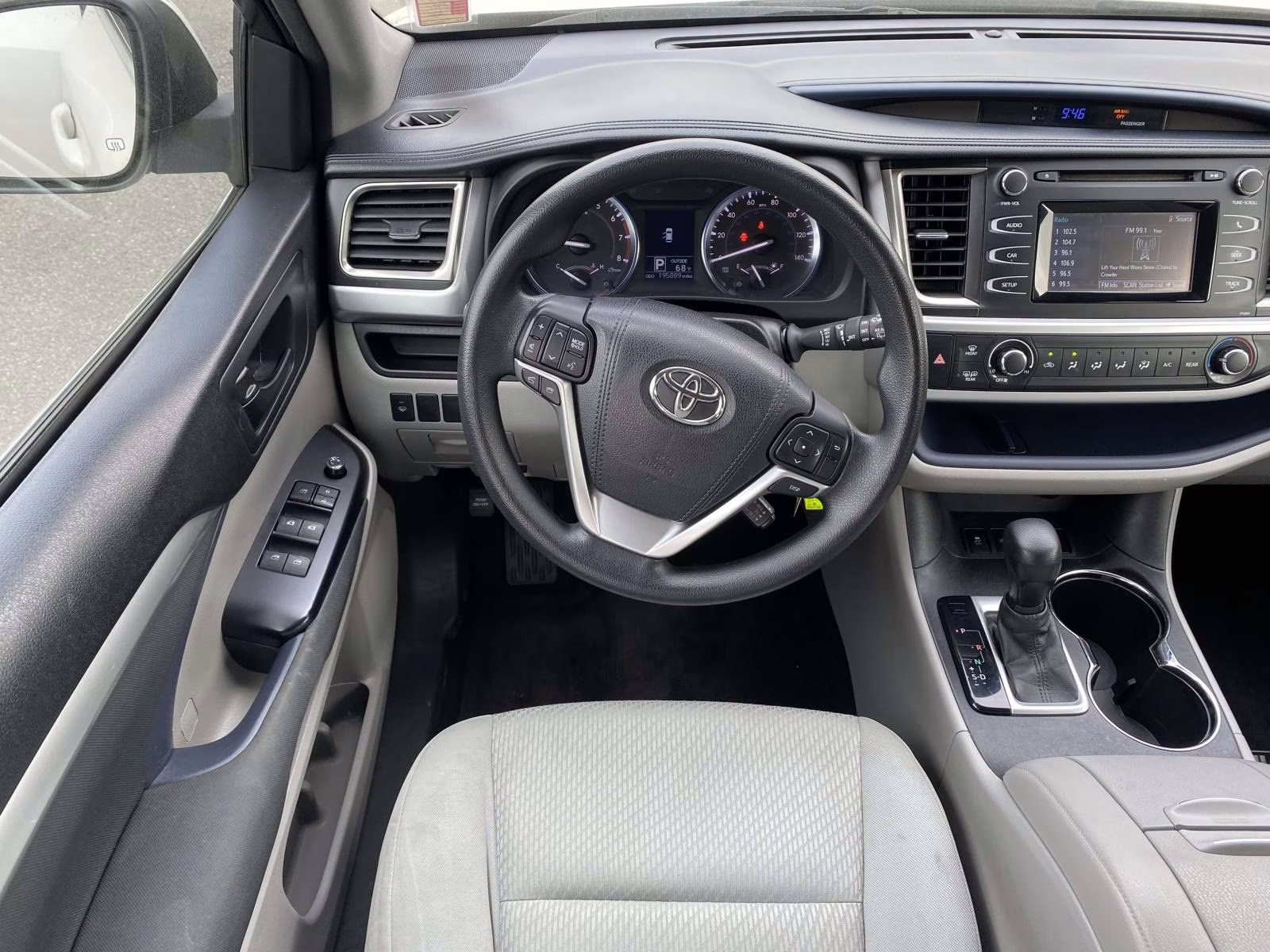 2016 Blizzard Pearl Toyota Highlander LE V6 FWD SUV