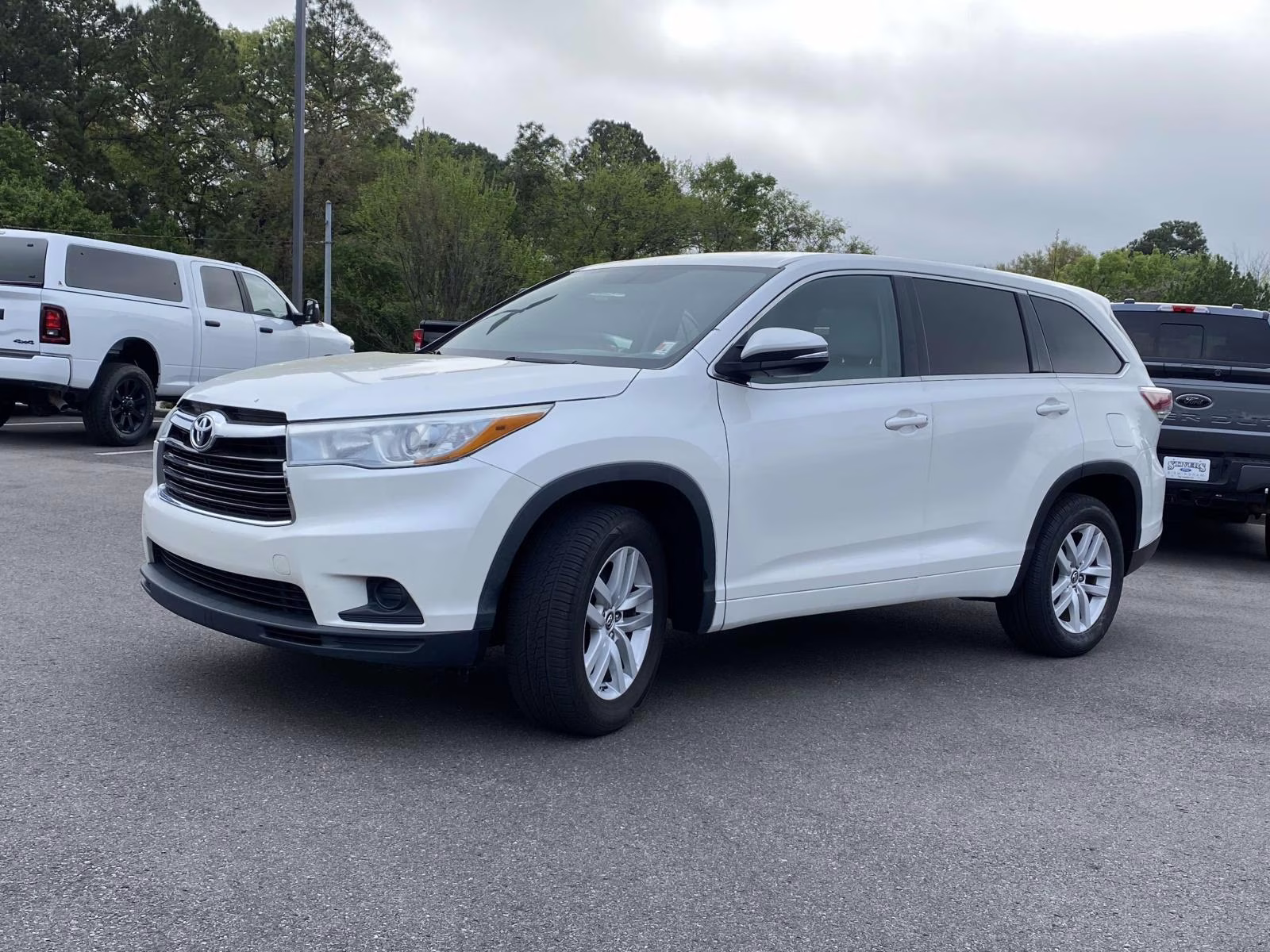 2016 Blizzard Pearl Toyota Highlander LE V6 FWD SUV
