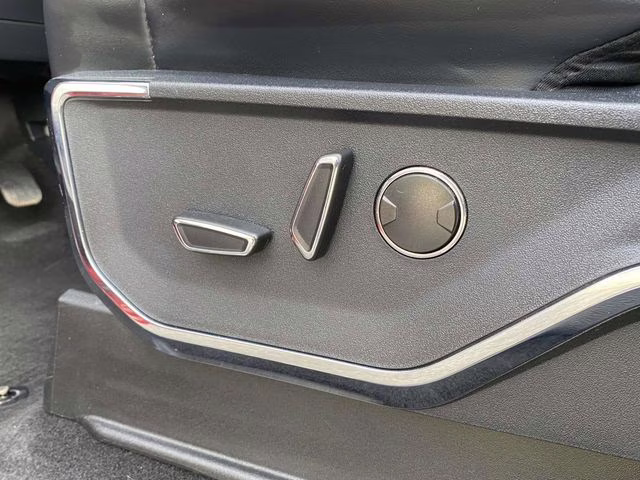 2023 Rapid Red Metallic Tinted Clearcoat Ford F-150 Platinum 4X4 Truck