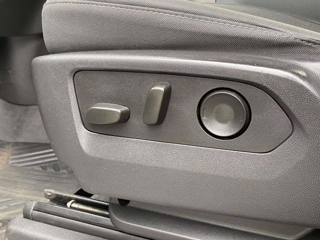 2023 Summit White Chevrolet Silverado 1500 LT Trail Boss 4X4 Truck