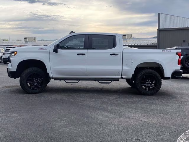 2023 Summit White Chevrolet Silverado 1500 LT Trail Boss 4X4 Truck