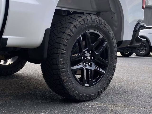 2023 Summit White Chevrolet Silverado 1500 LT Trail Boss 4X4 Truck