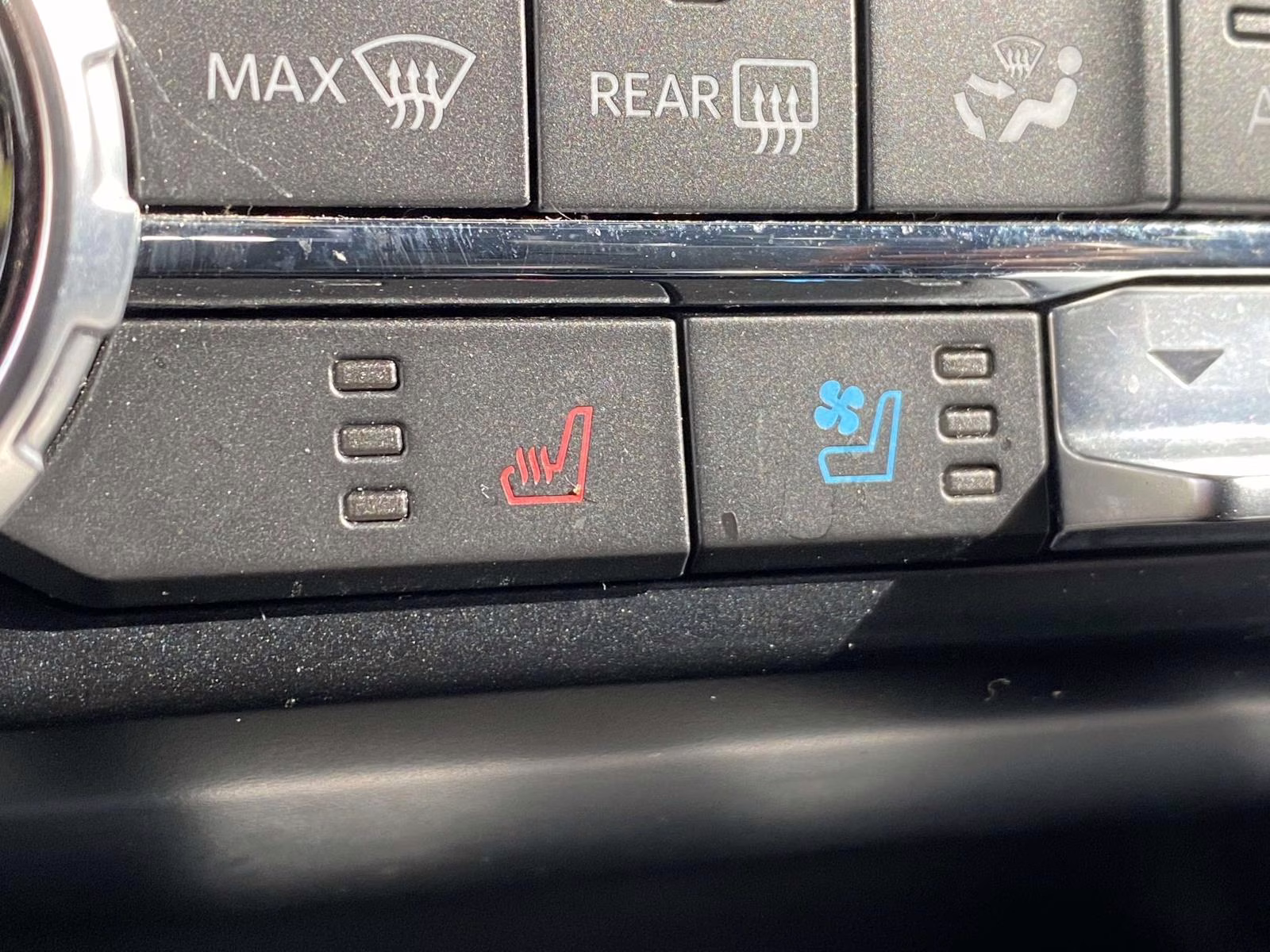 2023 Rapid Red Metallic Tinted Clearcoat Ford F-150 Platinum 4X4 Truck