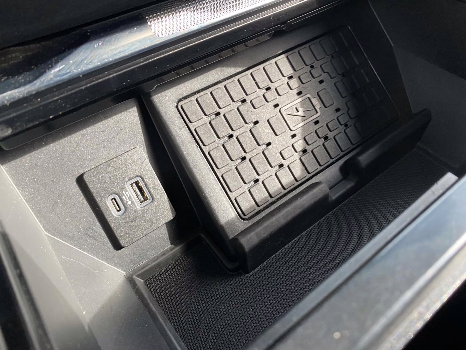 2023 Rapid Red Metallic Tinted Clearcoat Ford F-150 Platinum 4X4 Truck