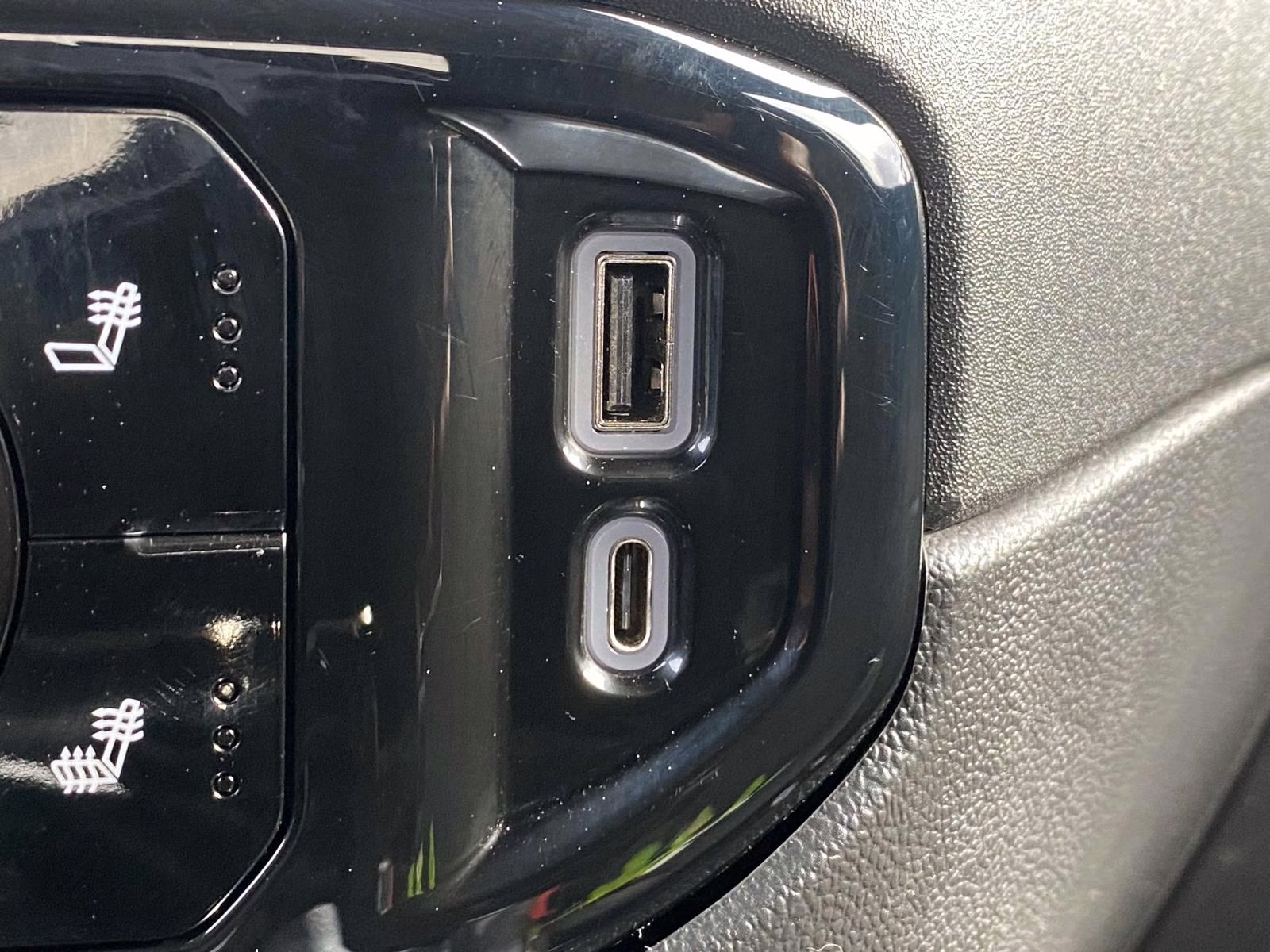 2023 Summit White Chevrolet Silverado 1500 LT Trail Boss 4X4 Truck