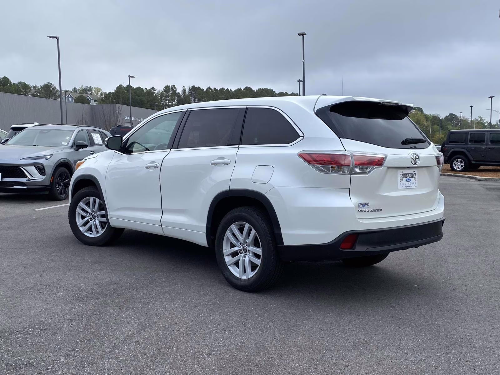 2016 Blizzard Pearl Toyota Highlander LE V6 FWD SUV
