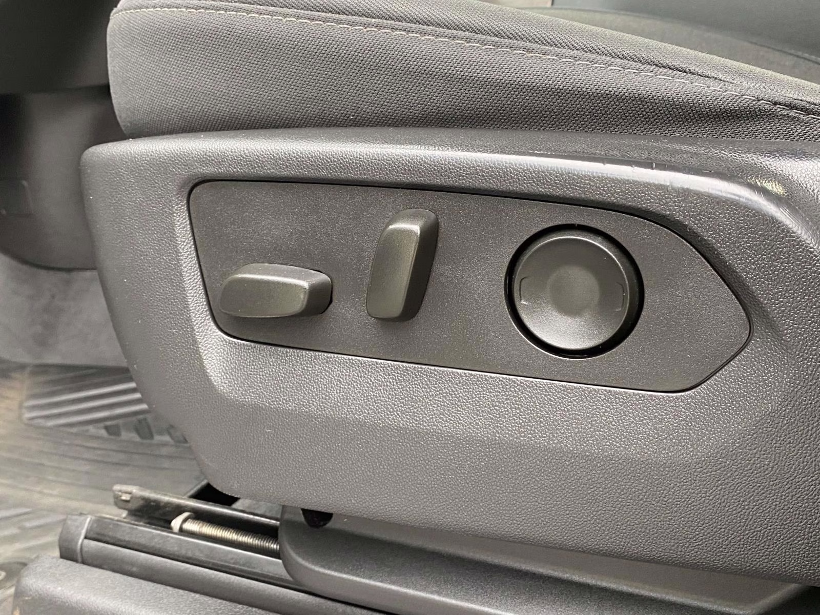 2023 Summit White Chevrolet Silverado 1500 LT Trail Boss 4X4 Truck