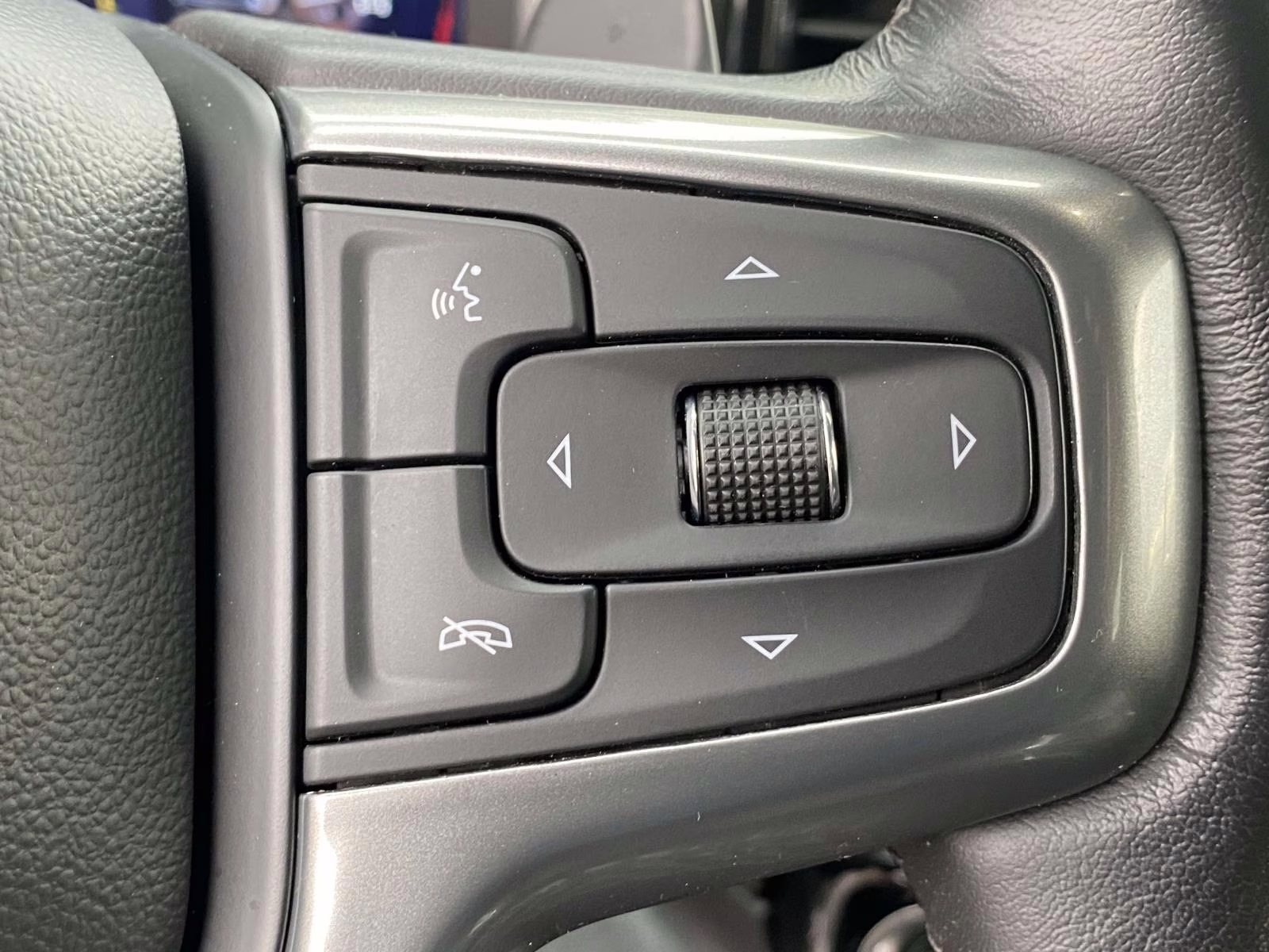 2023 Summit White Chevrolet Silverado 1500 LT Trail Boss 4X4 Truck