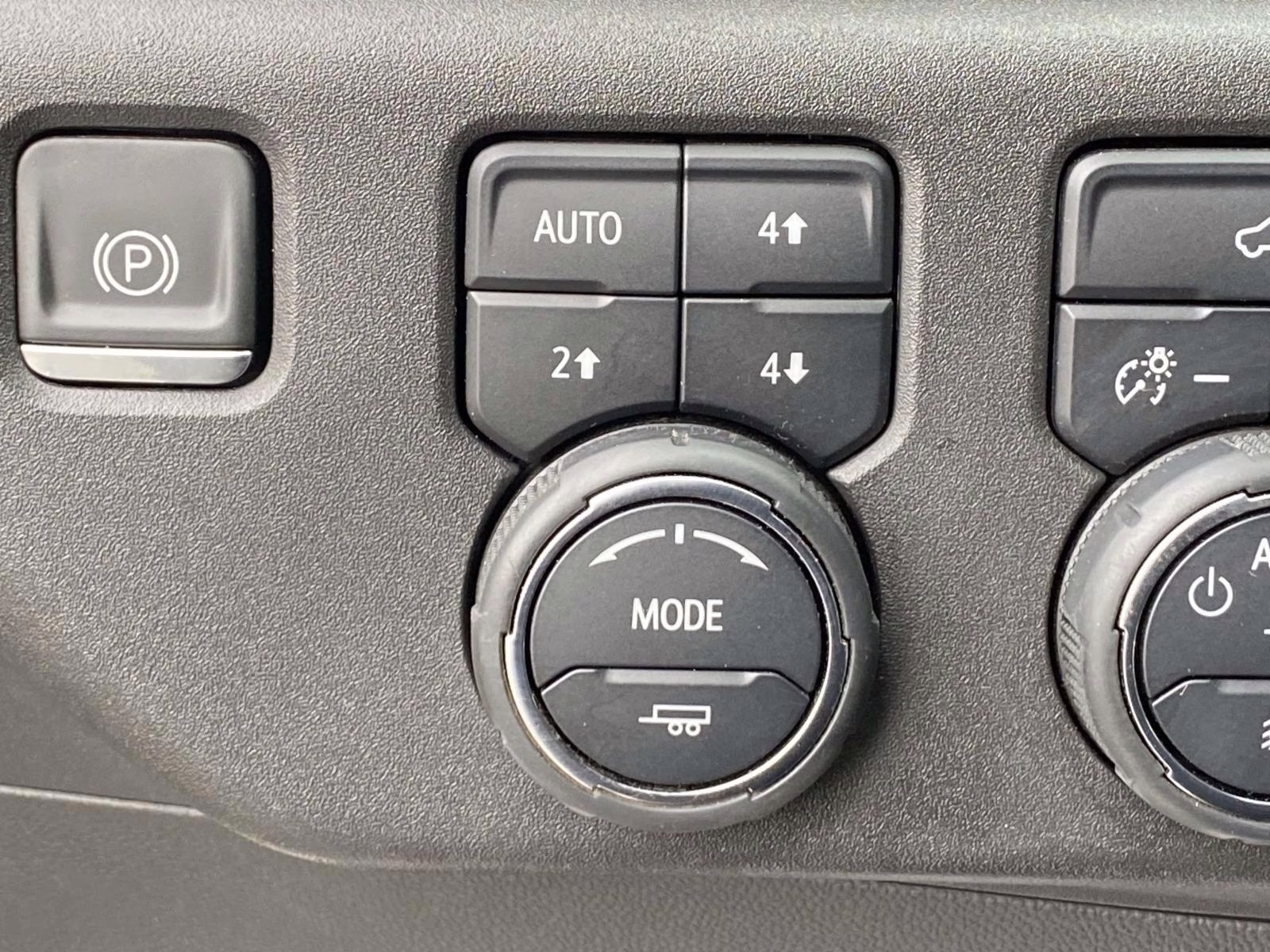 2023 Summit White Chevrolet Silverado 1500 LT Trail Boss 4X4 Truck