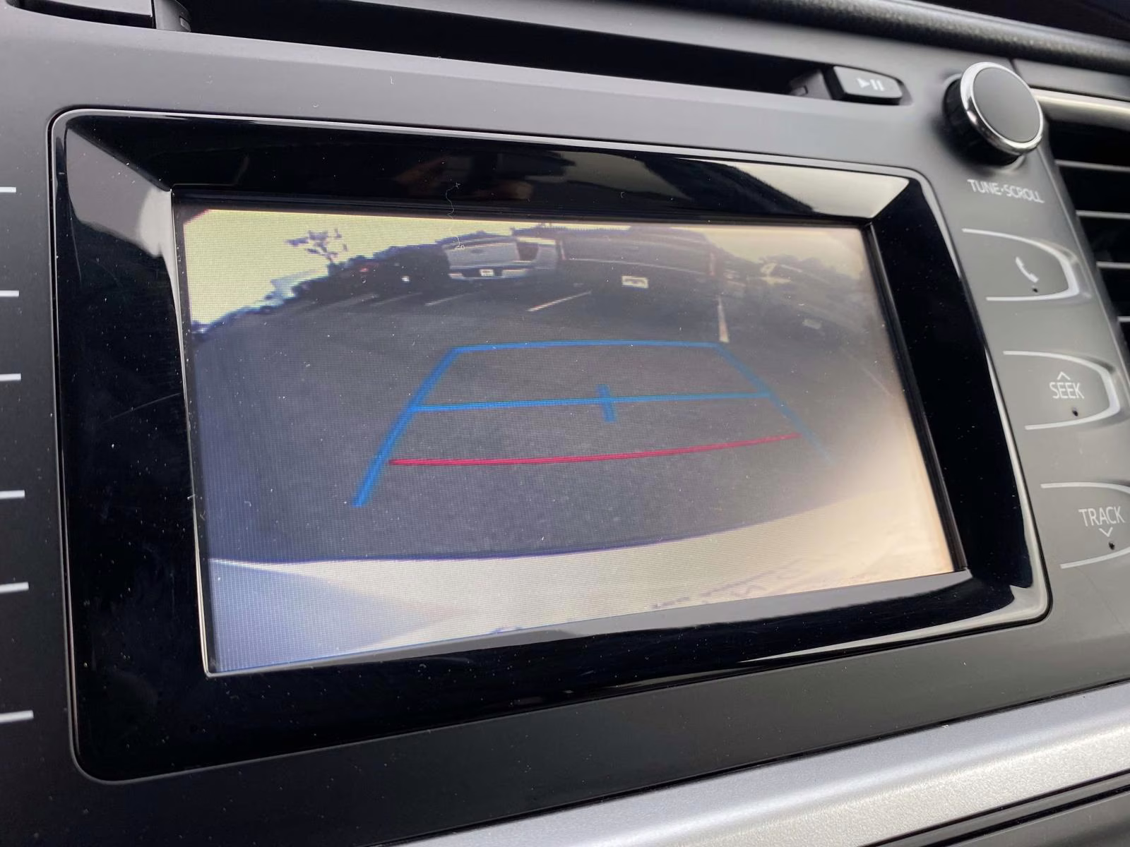 2016 Blizzard Pearl Toyota Highlander LE V6 FWD SUV