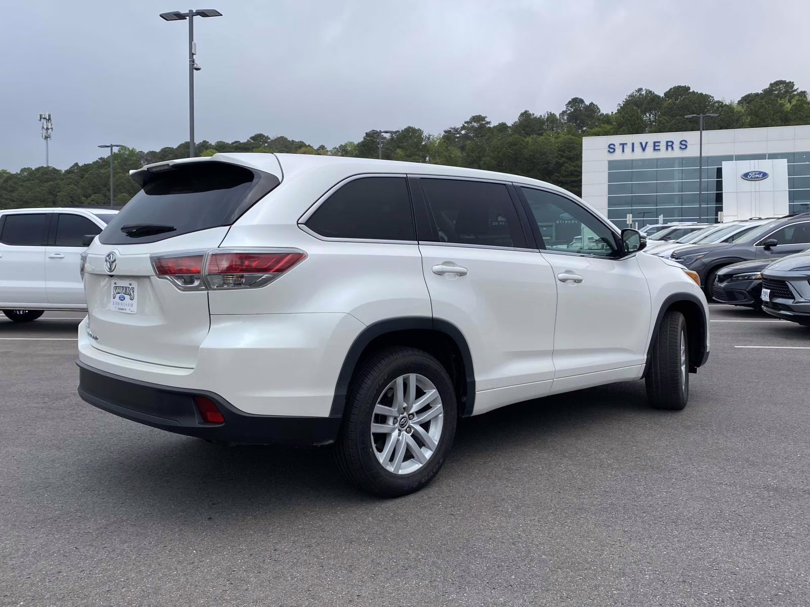 2016 Blizzard Pearl Toyota Highlander LE V6 FWD SUV