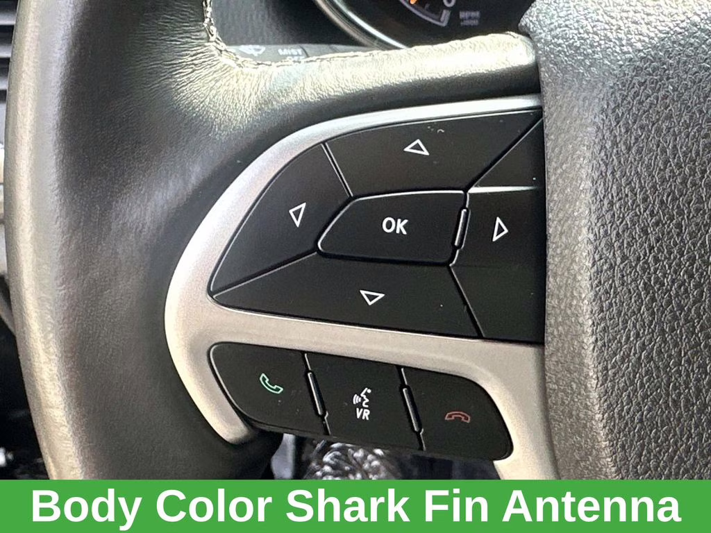 2018 Diamond Black Crystal Pearlcoat Jeep Grand Cherokee Altitude 4X4 SUV