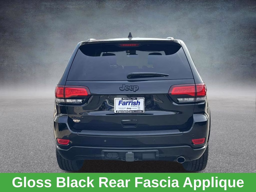 2018 Diamond Black Crystal Pearlcoat Jeep Grand Cherokee Altitude 4X4 SUV