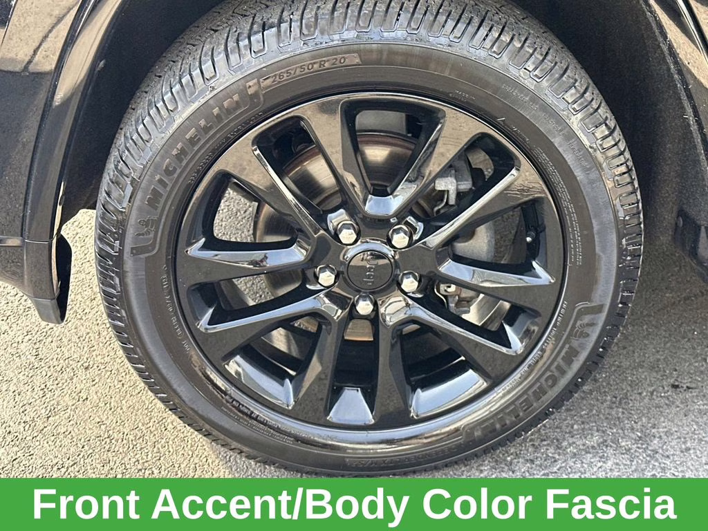 2018 Diamond Black Crystal Pearlcoat Jeep Grand Cherokee Altitude 4X4 SUV